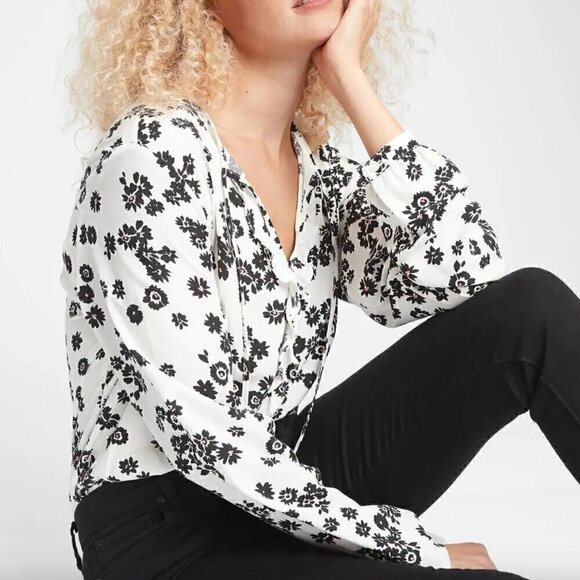 GAP Patterned V-Neck Blouse White Black Floral Boho Long Sleeve Tie Neck Blouse - Picture 3 of 8
